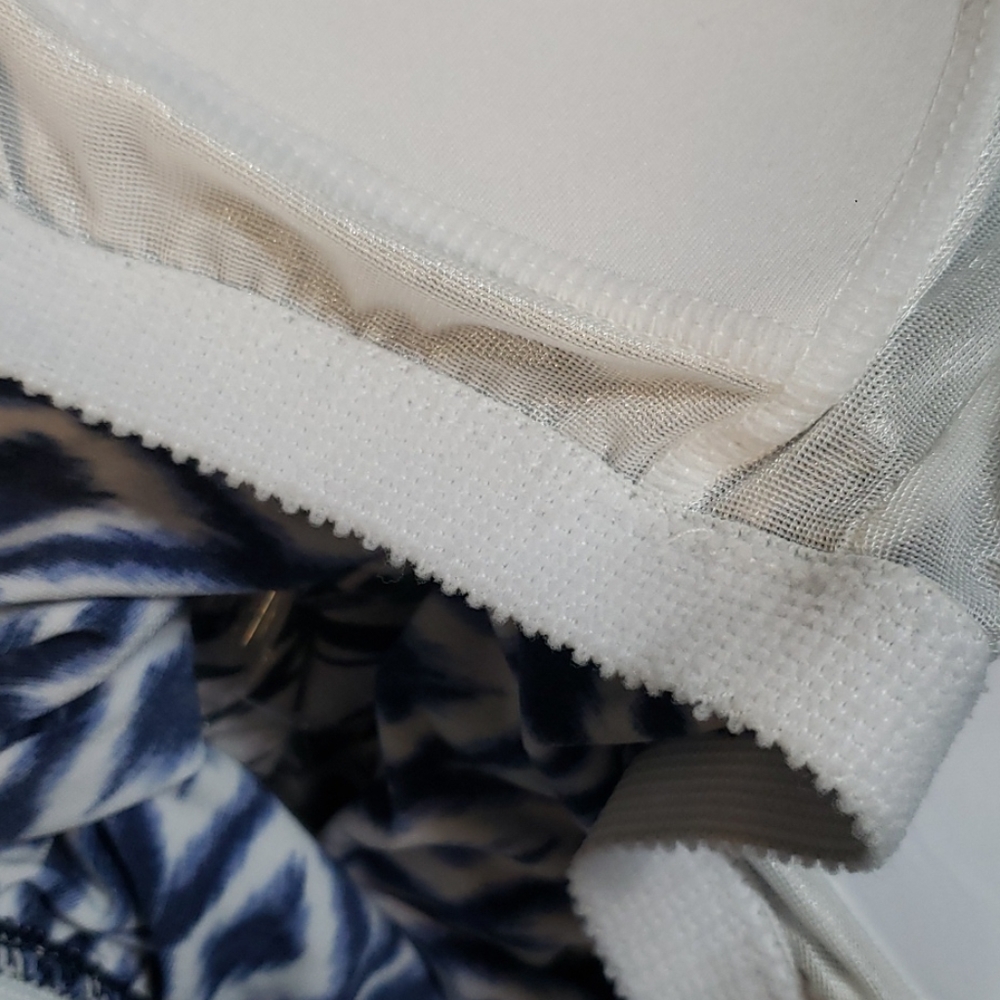 New Swim top - Picture 4 of 6